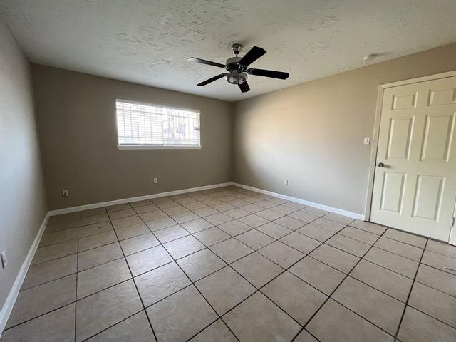 6736 W Fuqua Drive, Missouri City, TX 77489