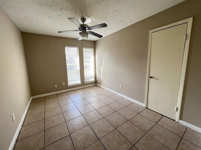 6736 W Fuqua Drive, Missouri City, TX 77489