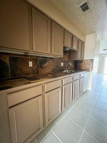6736 W Fuqua Drive, Missouri City, TX 77489