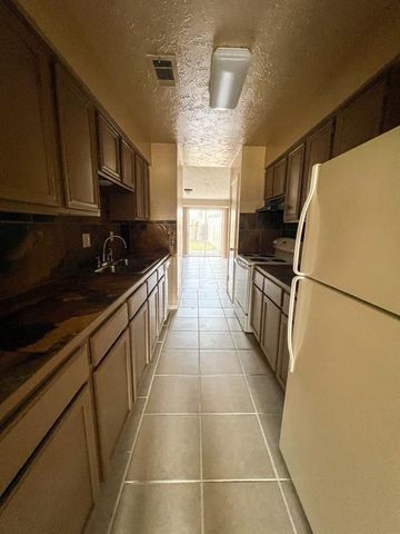 6736 W Fuqua Drive, Missouri City, TX 77489