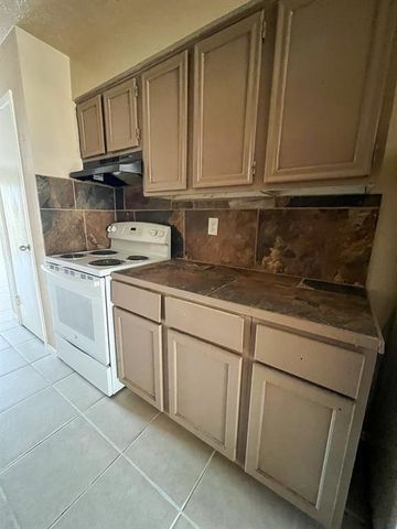 6736 W Fuqua Drive, Missouri City, TX 77489