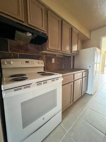 6736 W Fuqua Drive, Missouri City, TX 77489