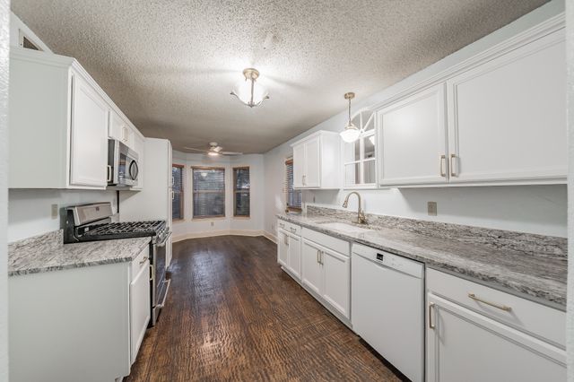 1714 Circle Creek Drive, Lewisville, TX 75067