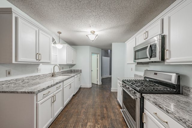 1714 Circle Creek Drive, Lewisville, TX 75067