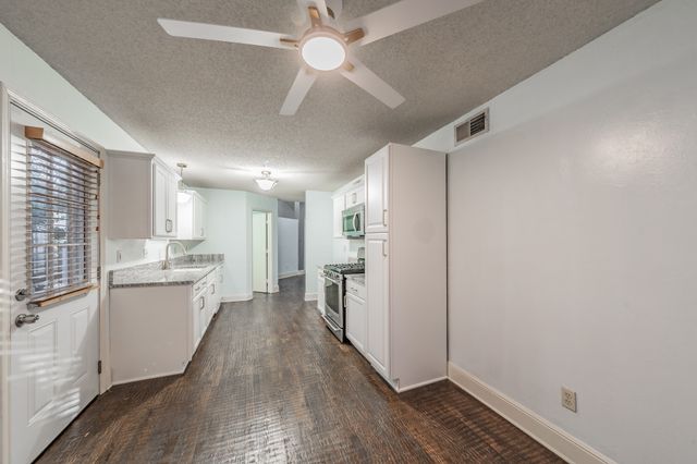 1714 Circle Creek Drive, Lewisville, TX 75067