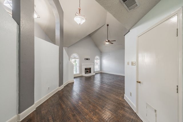 1714 Circle Creek Drive, Lewisville, TX 75067