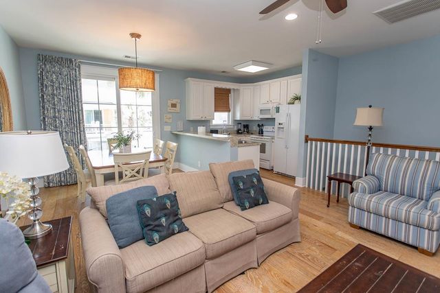 4921 Cinzia Ln, North Myrtle Beach, SC 29582