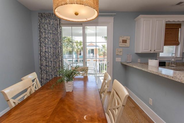 4921 Cinzia Ln, North Myrtle Beach, SC 29582