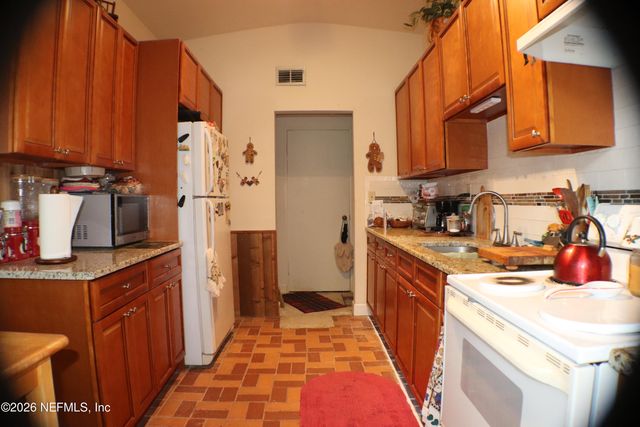 7046 FONTAINEBLEAU, Jacksonville, FL 32211