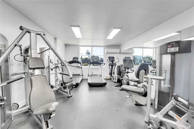 919 Hillcrest Dr 210, Hollywood, FL 33021