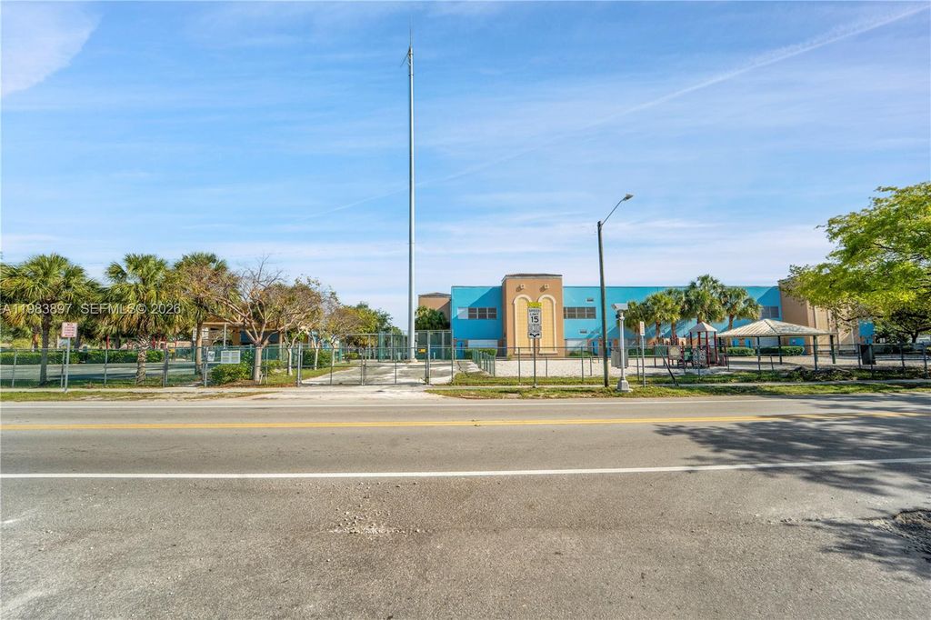 919 Hillcrest Dr 210, Hollywood, FL 33021