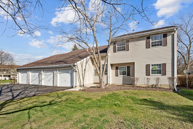 93 N Victoria Lane D, Streamwood, IL 60107