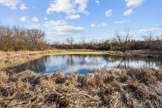 93 N Victoria Lane D, Streamwood, IL 60107