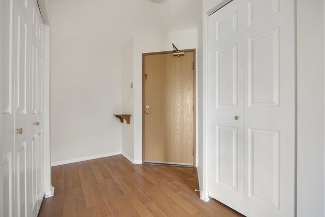 93 N Victoria Lane D, Streamwood, IL 60107