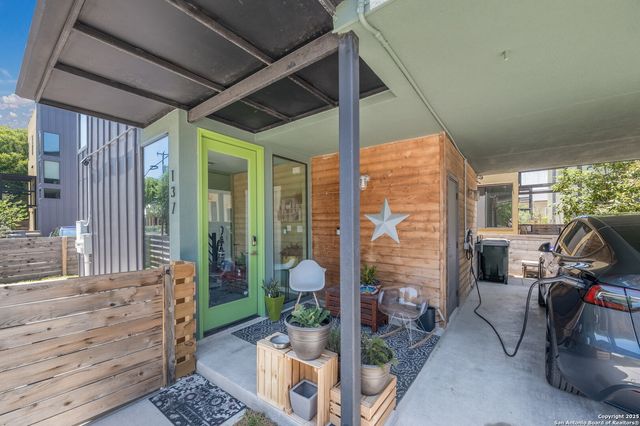 137 Lotus, San Antonio, TX 78210