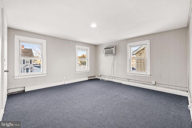 810 W 2ND ST, Florence, NJ 08518