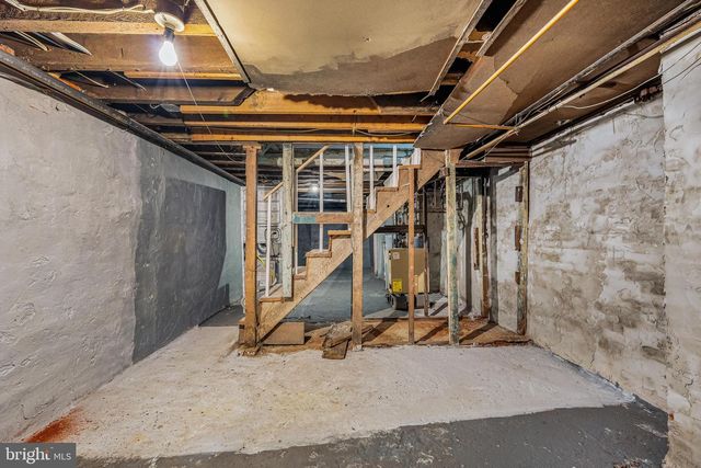 810 W 2ND ST, Florence, NJ 08518