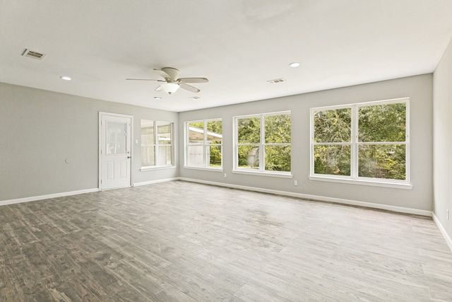 5786 Rockhill Road, Fort Worth, TX 76112