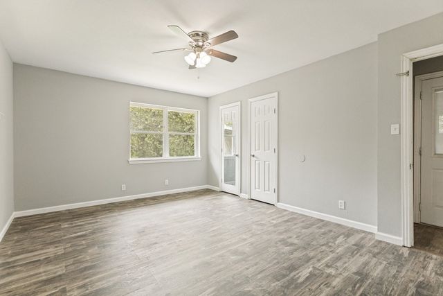 5786 Rockhill Road, Fort Worth, TX 76112
