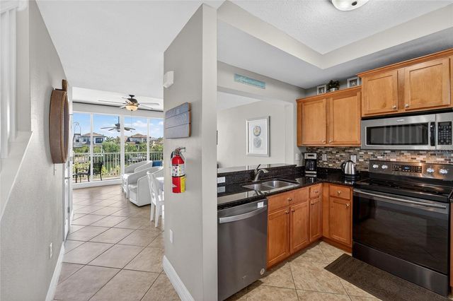 577 BAHIA BEACH BOULEVARD, Ruskin, FL 33570