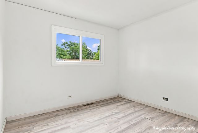 122 Hickory Street, Mundelein, IL 60060