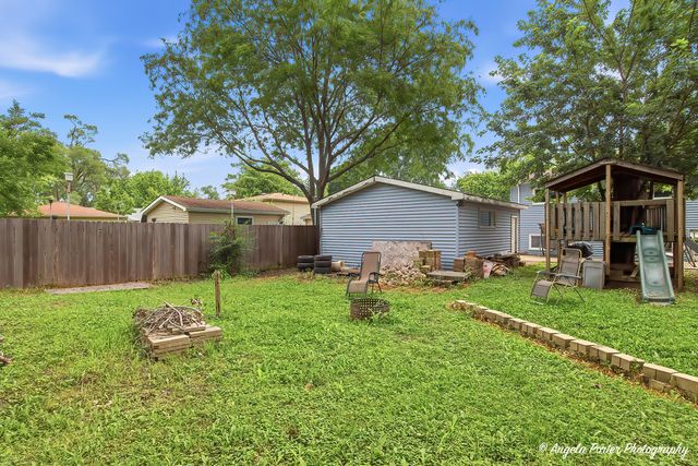 122 Hickory Street, Mundelein, IL 60060