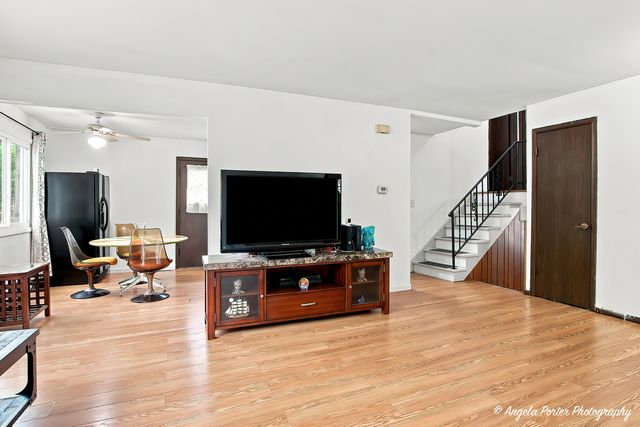 122 Hickory Street, Mundelein, IL 60060