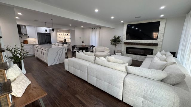 1739 N 24th Avenue, Melrose Park, IL 60160