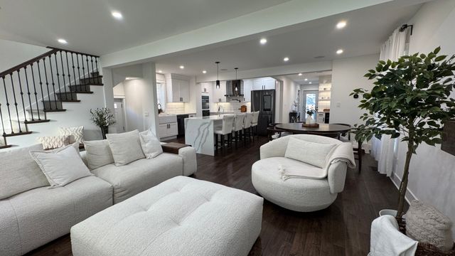 1739 N 24th Avenue, Melrose Park, IL 60160