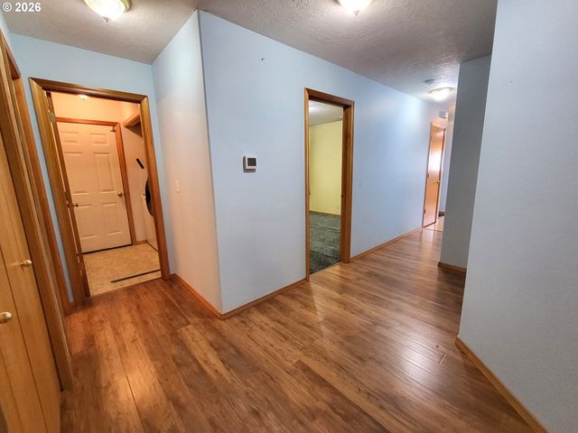 3884 SHENSTONE Dr, Eugene, OR 97404