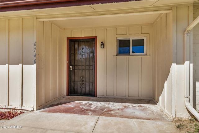 6740 N 15TH Street, Phoenix, AZ 85014