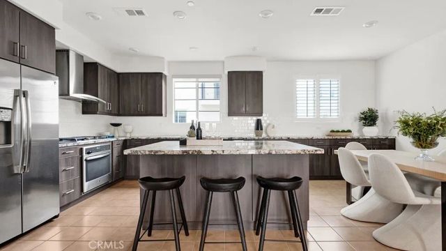 252 Harringay, Irvine, CA 92618
