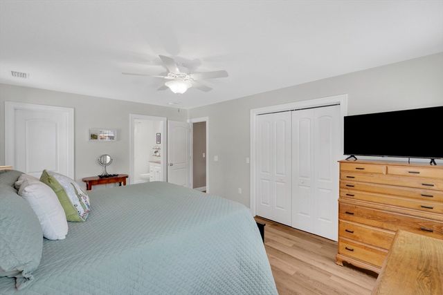 66 Lee St, East Longmeadow, MA 01028