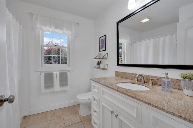 66 Lee St, East Longmeadow, MA 01028