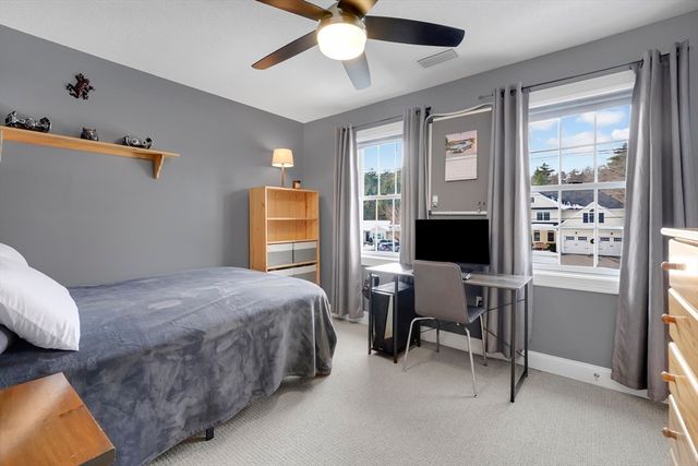 66 Lee St, East Longmeadow, MA 01028