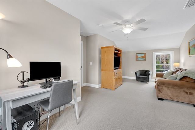 66 Lee St, East Longmeadow, MA 01028