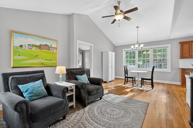 66 Lee St, East Longmeadow, MA 01028