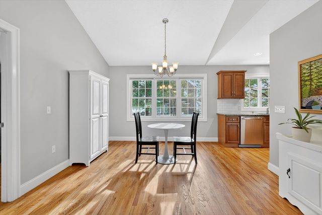 66 Lee St, East Longmeadow, MA 01028