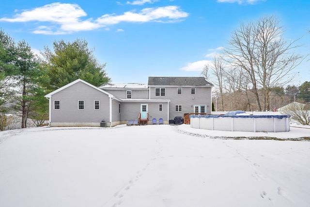 66 Lee St, East Longmeadow, MA 01028