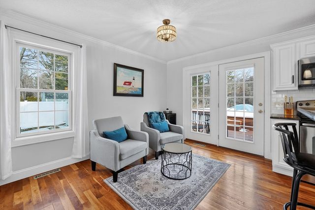 66 Lee St, East Longmeadow, MA 01028