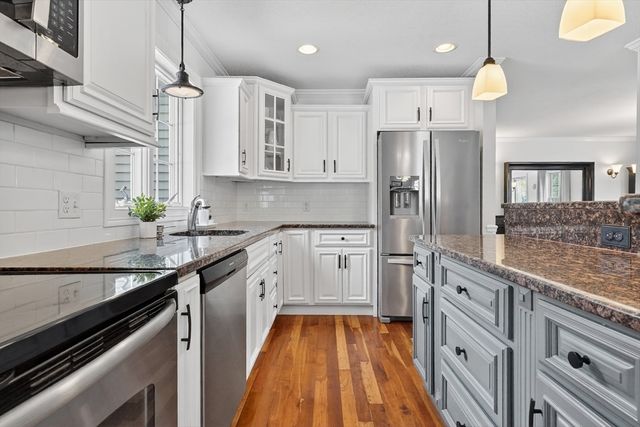 66 Lee St, East Longmeadow, MA 01028