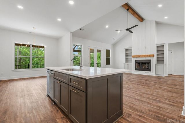 321 Maderas Drive, Hot Springs Village, AR 71909