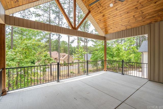 321 Maderas Drive, Hot Springs Village, AR 71909