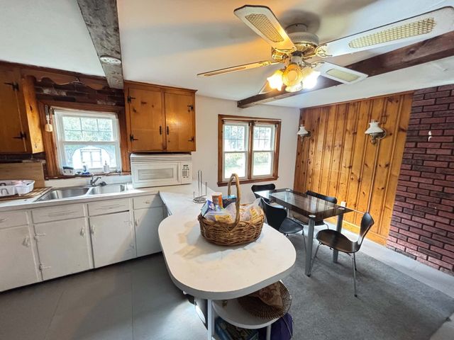 251 Primrose Hill Rd, Dracut, MA 01826
