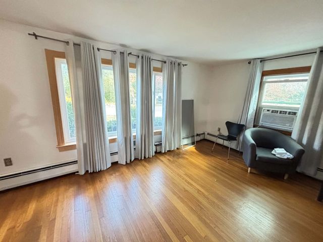 251 Primrose Hill Rd, Dracut, MA 01826