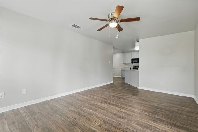 2633 Ventura Court, Glenn Heights, TX 75154