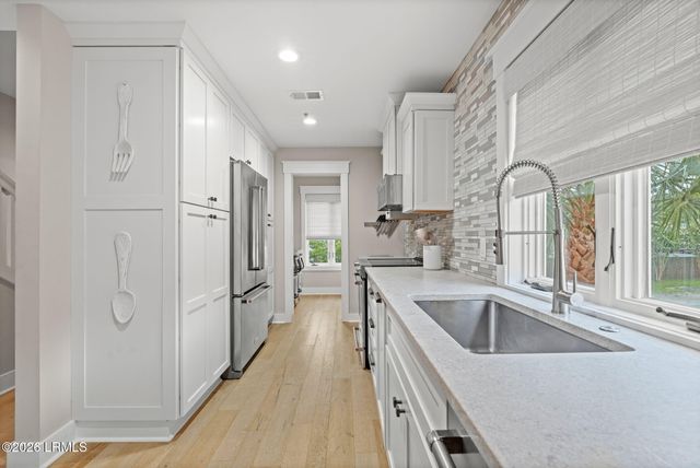 10 Johnston Way Ste E, Bluffton, SC 29910
