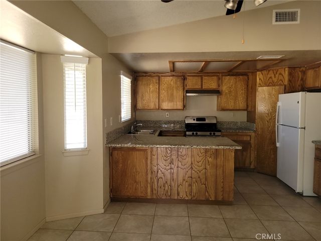 18114 Pitache Street, Hesperia, CA 92345