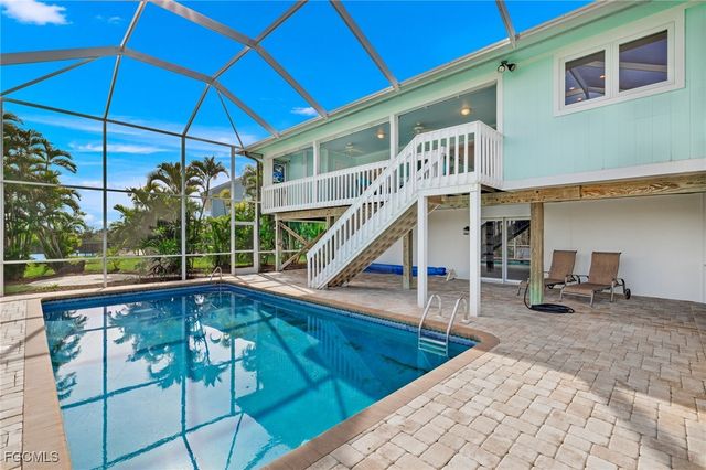 736 Durion CT, Sanibel, FL 33957