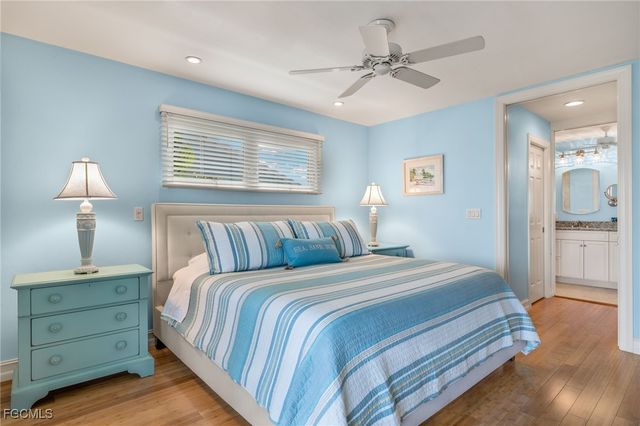 736 Durion CT, Sanibel, FL 33957